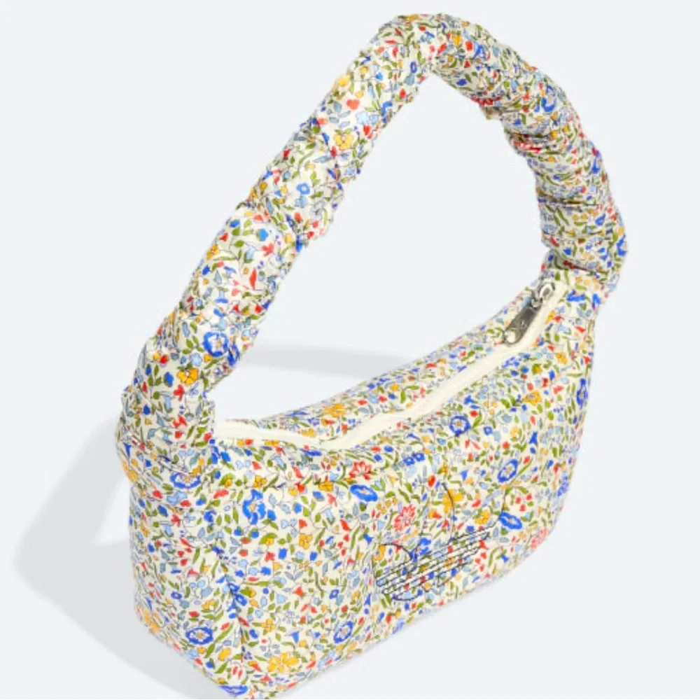 💐 ADIDAS X LIBERTY LONDON SHOULDER BAG 💐 - Picture 2 of 3
